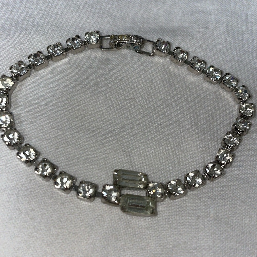 1950’s Vintage silver tone clear cut prong set crystal embellished gold over cla